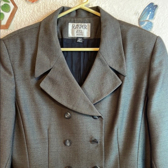 Kasper Gray Double-Breasted Blazer with Notched Lapels - Picture 5 of 16